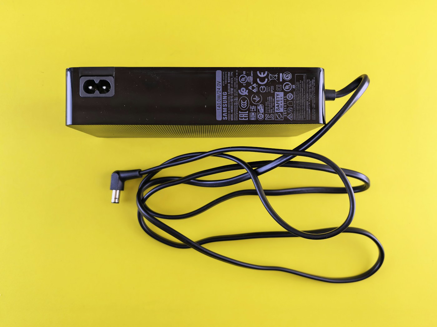 Bộ nguồn ngoài với đầu cắm DC